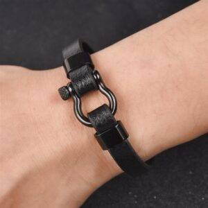 Men's Simple Leather Bracelet with Horseshoe Buckle